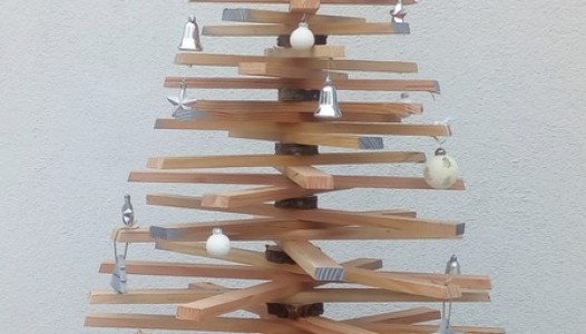 Sapin décoratif en bois