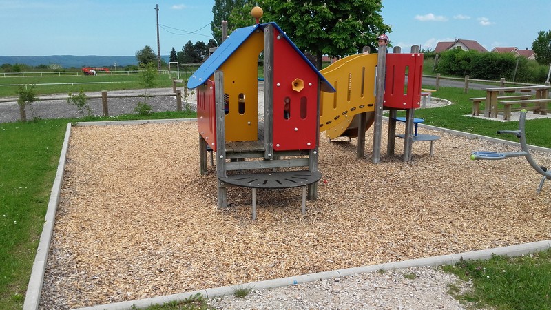 Plaquettes pour aires de jeu